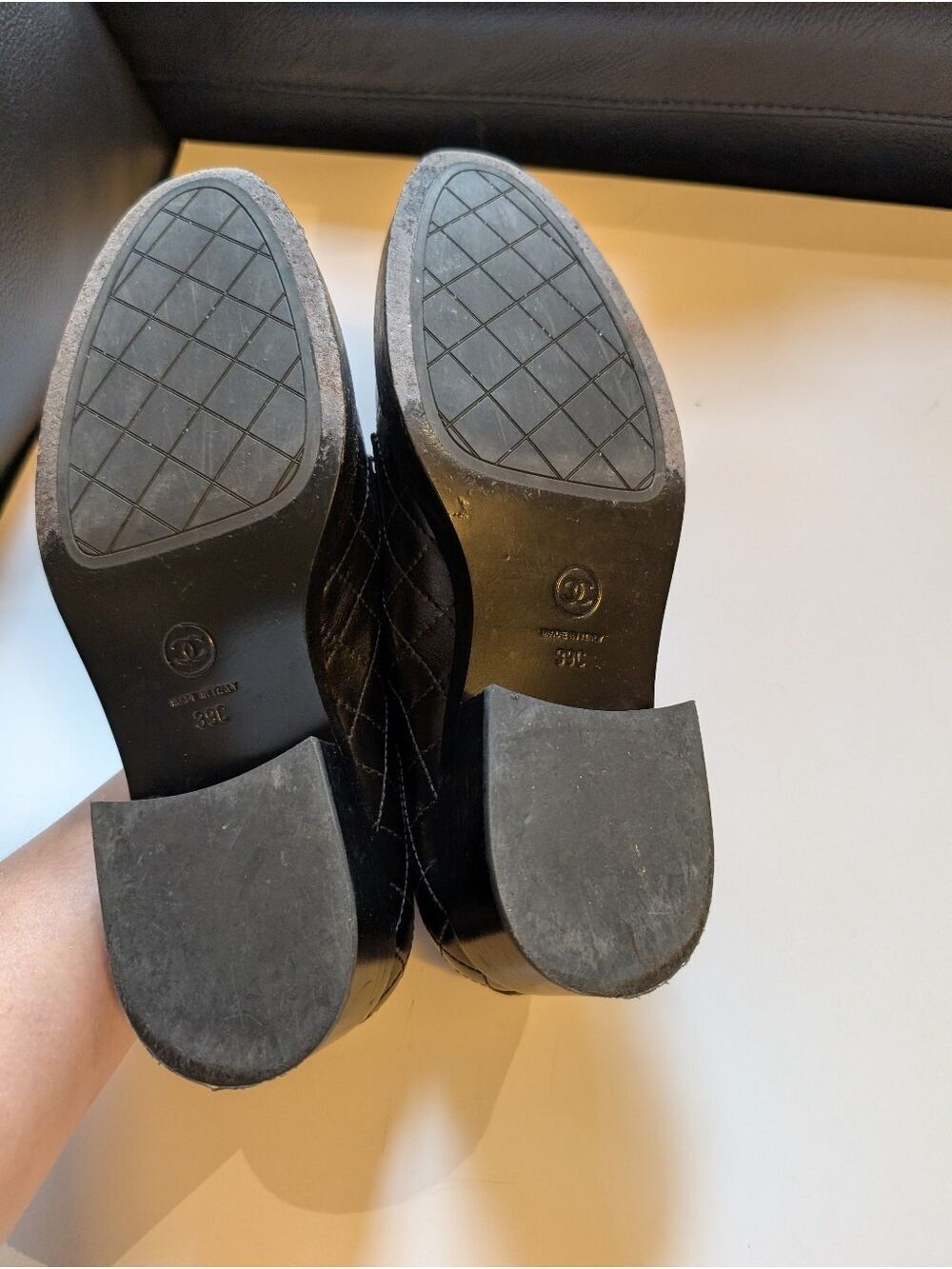 Chanel Quilted Lambskin Coin Loafers Size 39 In EUC - Picture 10 of 15